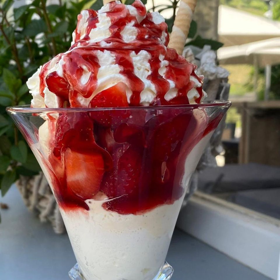 Erdbeerbecher